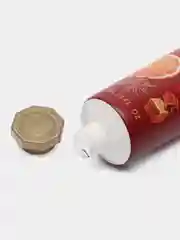 Зеленый крем для рук с ароматом Нового года в праздничной упаковке, подарок коллегам на Новый год
