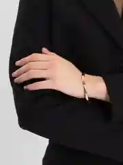 Серый стальной браслет женский, на руку