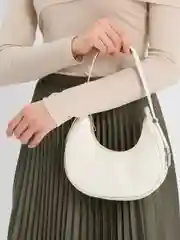 Белый сумка женская, маленькая, полумесяц, полукруглая, на молнии