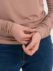 Бежевый лонгслив женский, с длинным рукавом