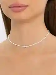 Белый чокер на шею из бисера, со звездой