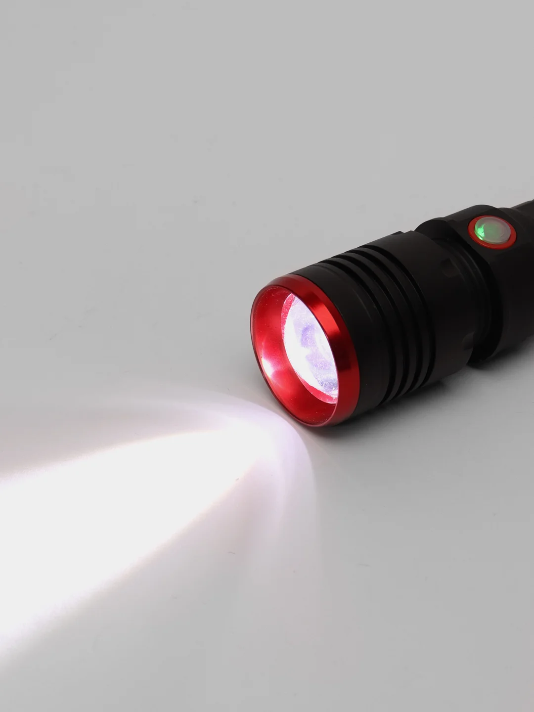 Фонарь ручной светодиодный "Огонь" Police H-813-P70