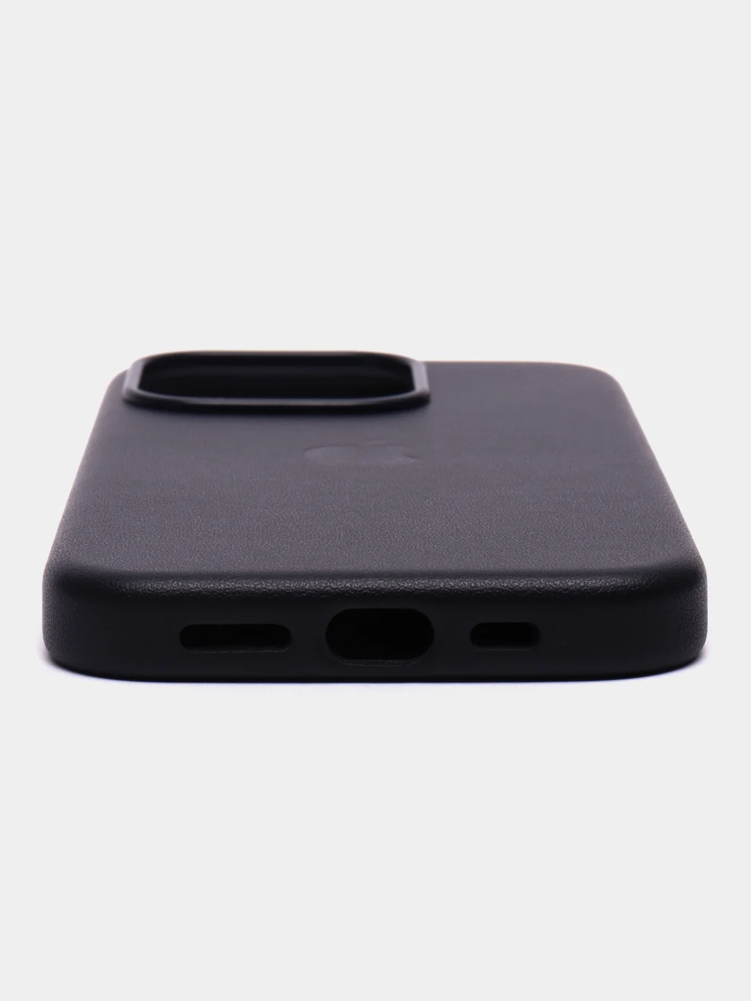 Фиолетовый кожаный чехол с MagSafe и анимацией подключения для iPhone 15