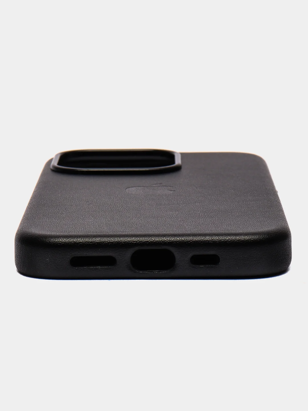 Черный кожаный чехол с MagSafe и анимацией подключения для iPhone 15