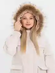 Кремовый парка женская, зимняя, с мехом