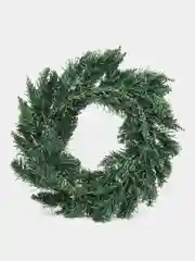 Рождественский / новогодний венок на дверь или стену из еловых веток