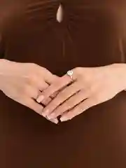 Золотой женское обручальное кольцо