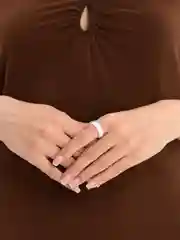 Белый кольцо керамическое XUPING, резное переливающееся