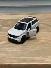 Белый металлическая коллекционная машинка Range Rover Vogue