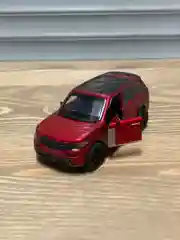 Красный металлическая коллекционная машинка Range Rover Vogue