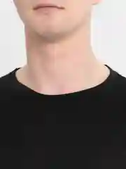 Черный футболка