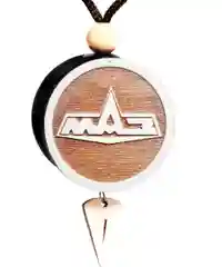 Коралловый меланж подвеска деревянная в машину с логотипом автомобиля, диск 3D белое дерево, без аромамасла