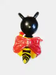 Желтый игрушки надувные INTEX: Бэтмен, Человек паук, Лягушка, Вертолёт, Пчела, Ладошка