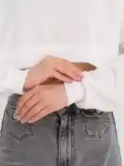 Белый свитшот женский