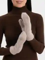 Розовый варежки женские