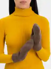 Белый варежки женские