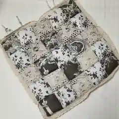 Накидка на стулья и табуретки, на завязках, наполнитель синтефон, 45 х 45 см