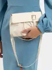 Молочный сумка женская через плечо