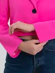Белый пиджак укороченный, черный