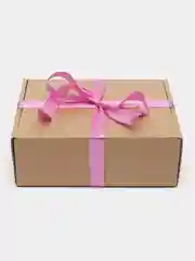 Фуксия коробка для подарков 24х18х8,5см подарочная с бумажным наполнителем, атласной лентой и без