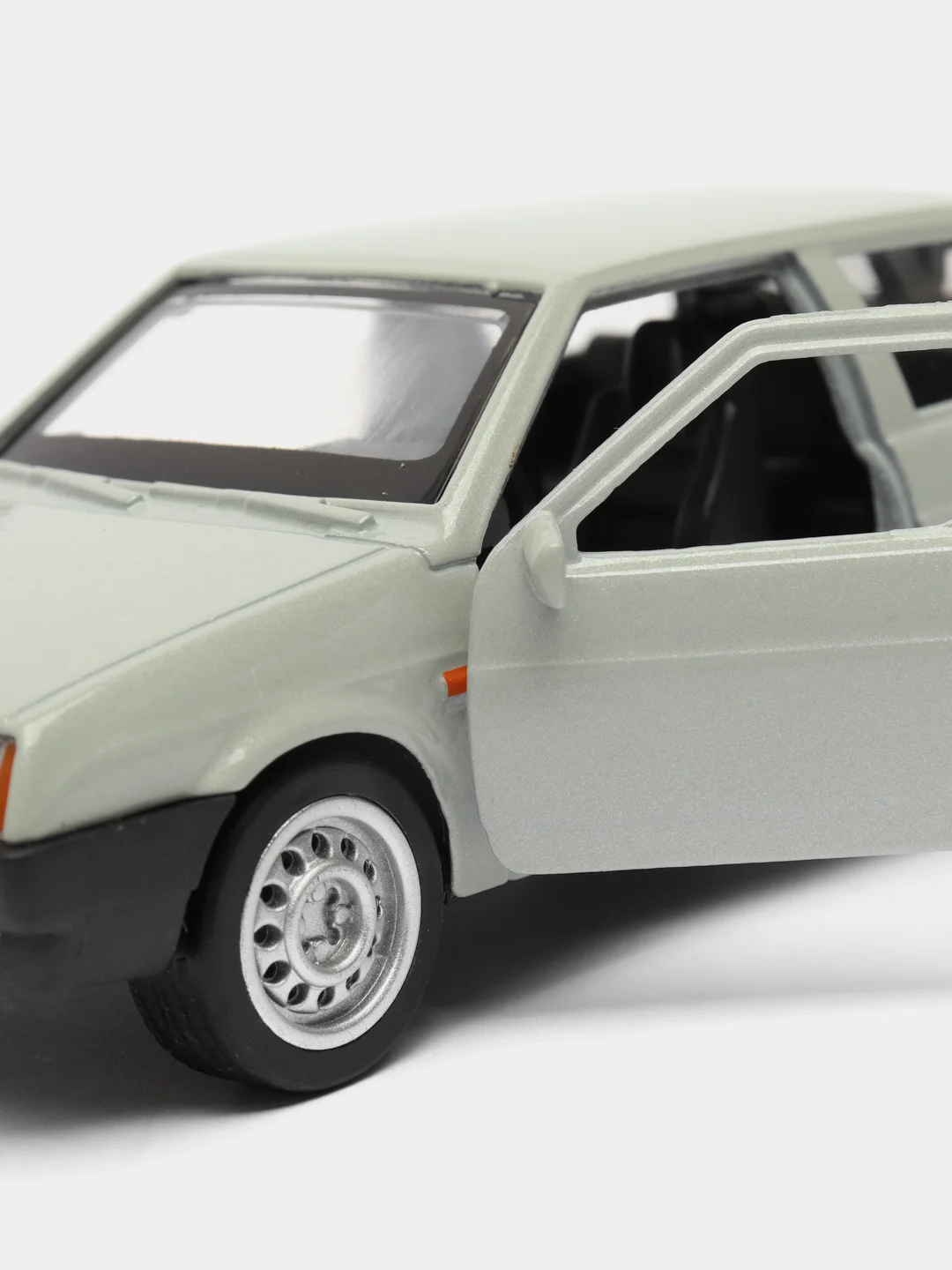 Серебряный машина LADA-2108 Спутник 12 см Технопарк, металлическая, открываются двери и багажник