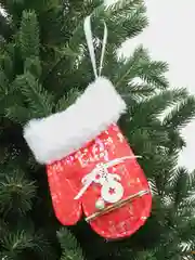 Белый новогодняя игрушка валенок, шапка, варежка