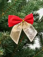 Разноцветный елочные украшения, бантики