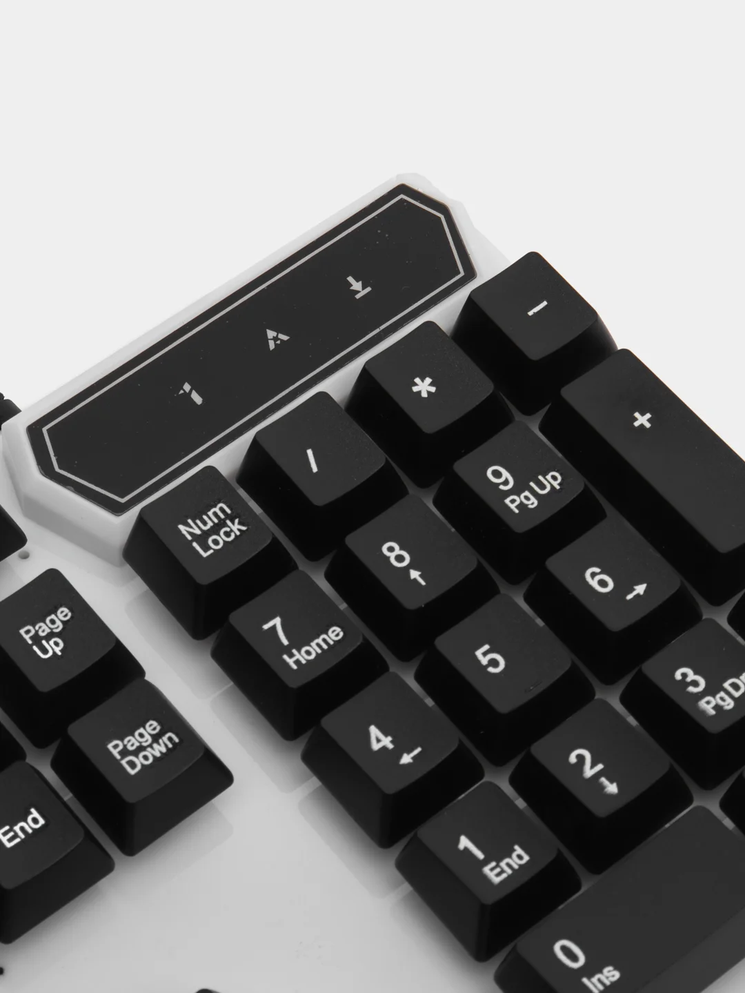Белый игровой набор: клавиатура и мышь с подсветкой ZE 9810, 9830