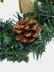 Венок новогодний с ягодками и шишками, D-20 см
