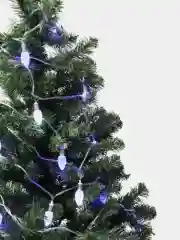 Белый новогодняя гирлянда с фигурками, 6 м, 18 ламп, 2 цвета. Гирлянда на елку