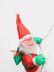 Алый новогоднее украшение "Санта на лестнице"