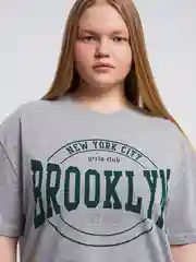 Серый меланж футболка ТВОЕ свободная plus size из хлопка с надписью brooklyn