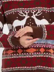 Багровый свитер зимний, новогодний