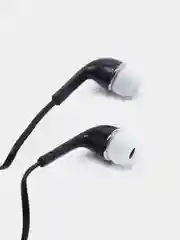 Черный наушники проводные с микрофоном
