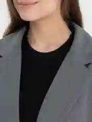 Серый пиджак женский
