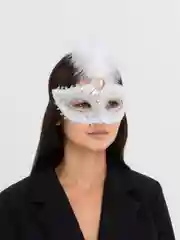 Молочный карнавальная маска