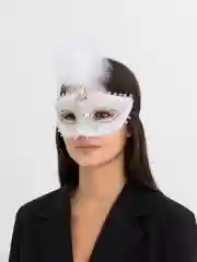 Молочный карнавальная маска