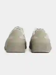 Женские кроссовки