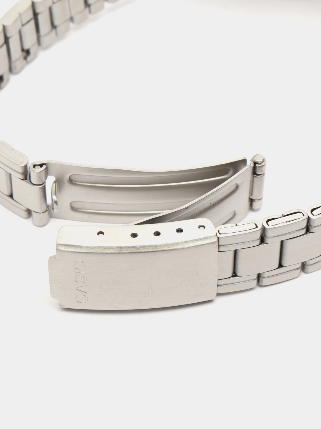 Белый часы наручные Casio Collection LTP-V001