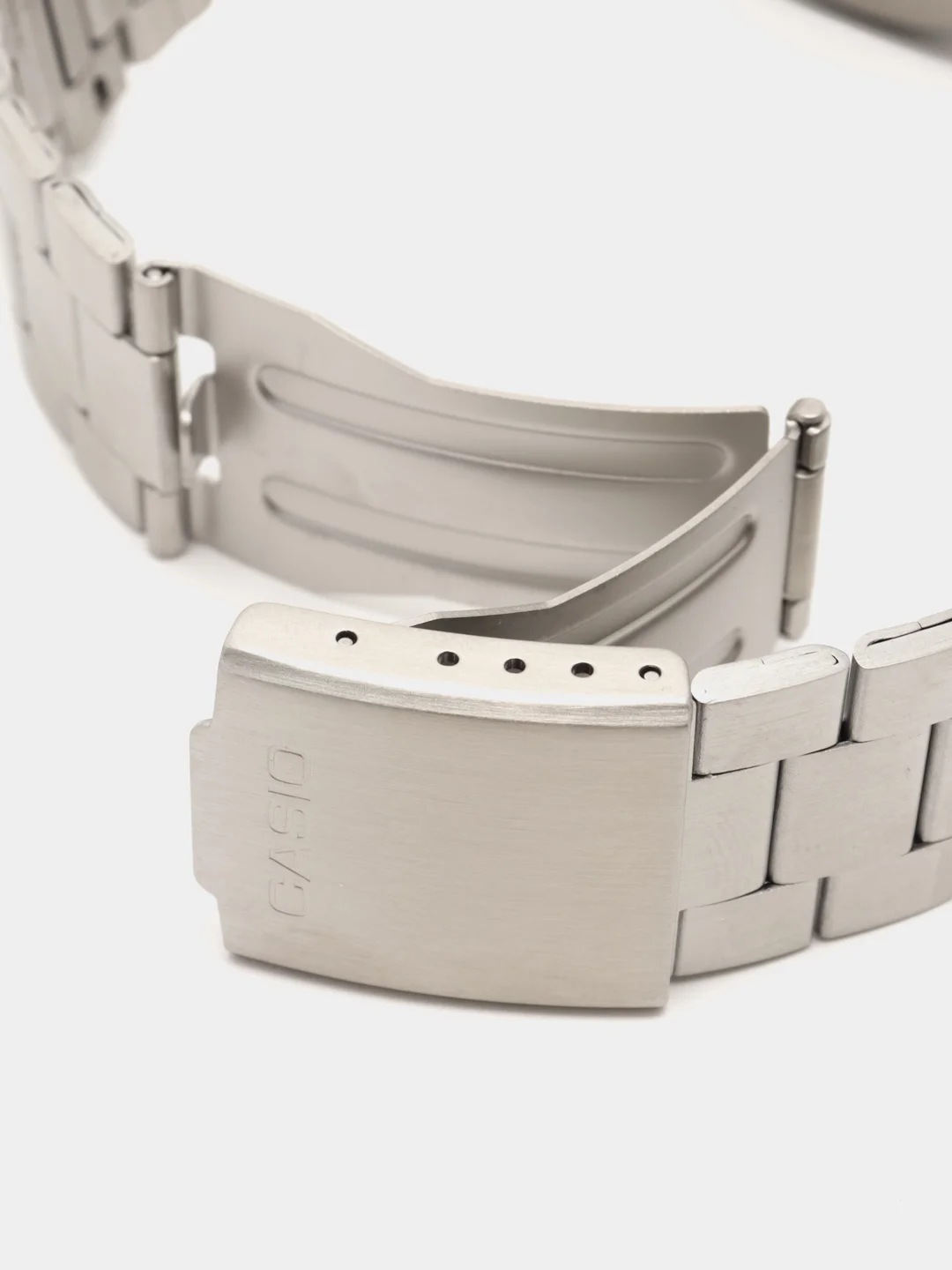 Белый часы наручные CASIO Collection MTP-VD03