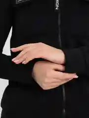Черный женский спортивный костюм: худи и штаны