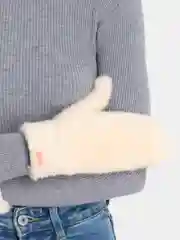 Молочный варежки женские
