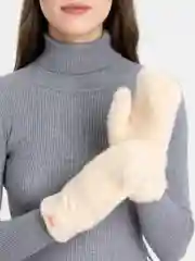 Молочный варежки женские
