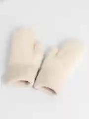 Молочный варежки женские