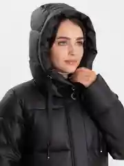 Черный пуховик женский, удлиненный