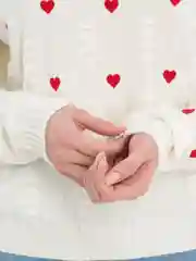Белый свитер оверсайз