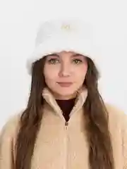 Белый утепленная панама с нашивкой