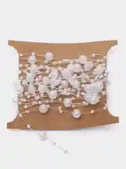 Белый бусины  на нитке для рукоделия