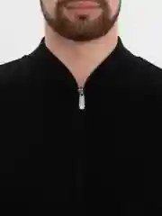 Черный джемпер мужской, с замком