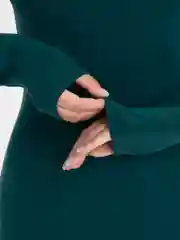 Тёмно-зелёный платье женское летнее, повседневное, лапша, с вырезом и акцентом на декольте